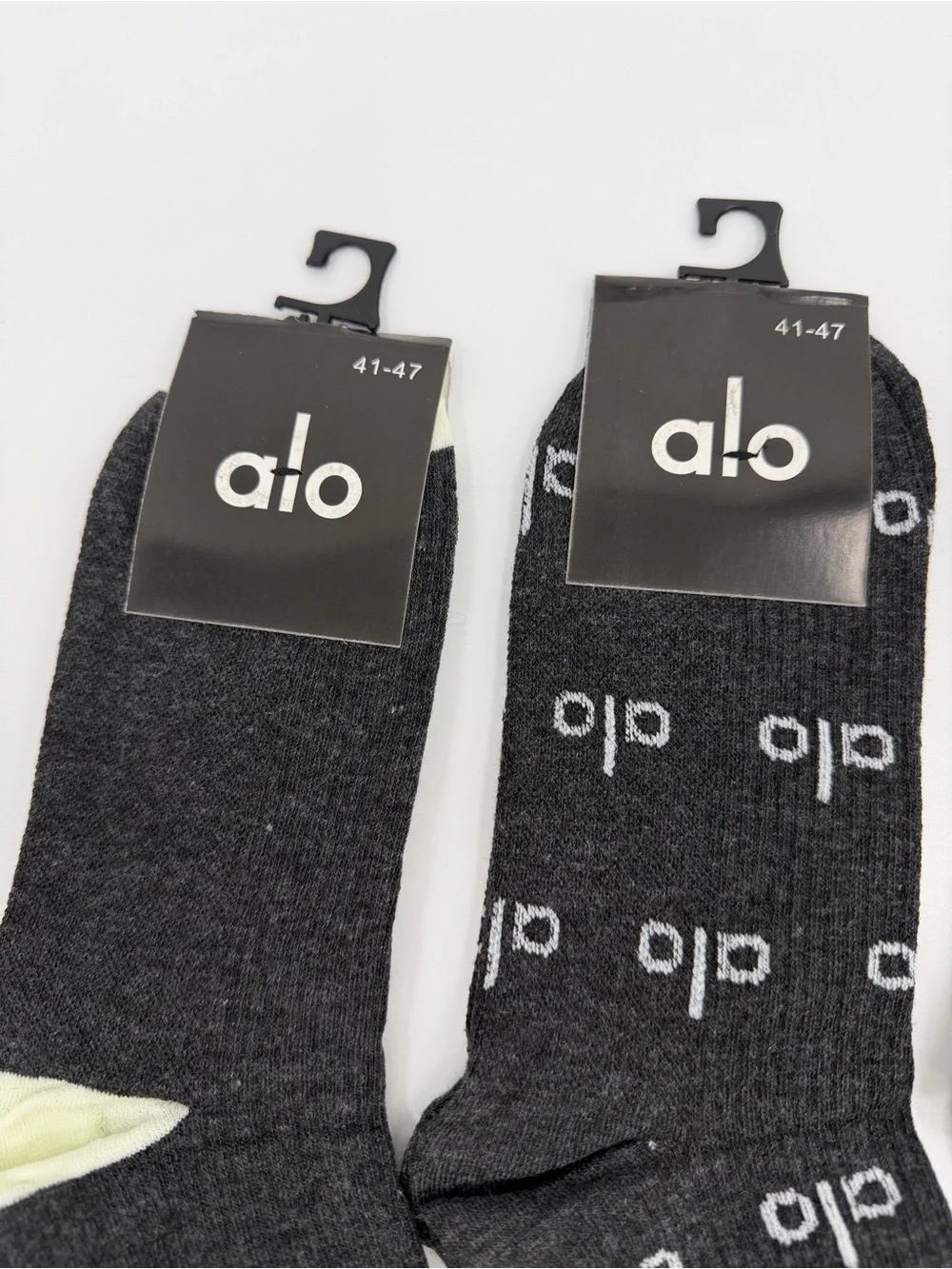 5 Pcs ALO Yoga Crew Socks - Black & Cream Variety Pack